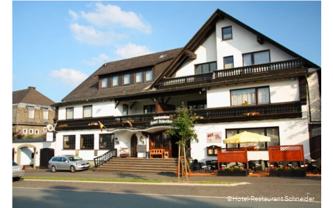 Außenansicht des Hotel-Restaurants Schneider in Winterberg