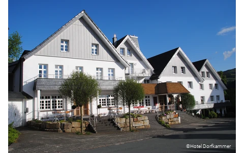 Außenansicht des Hotel Dorfkammer in Olsberg