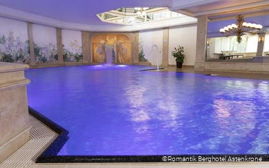 Schwimmbad im Romantik Berghotel Astenkrone